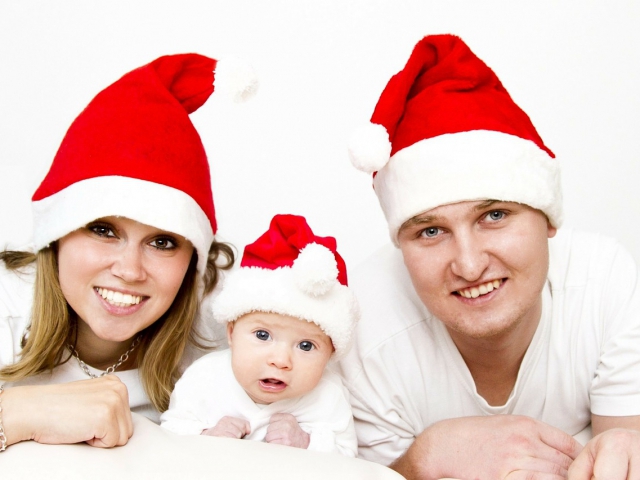 It's time to take the annual family holiday card, what is your family wearing?