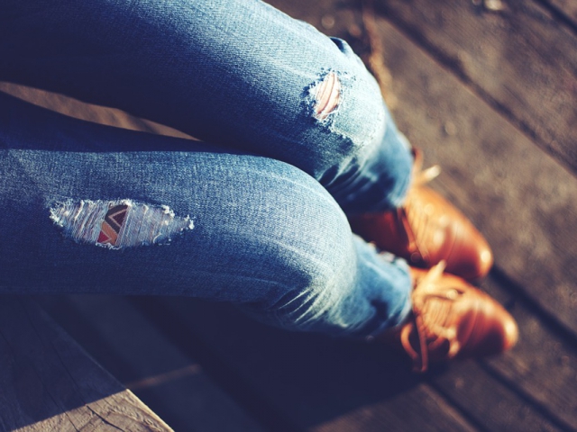 Do you wear jeans with holes or rips in them?