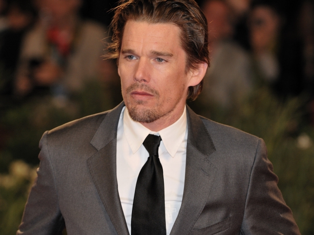 Which one is richer? Ethan Hawke or Kevin Bacon