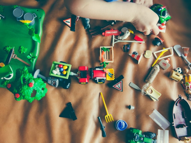 What kind of toy did you most commonly play with as a child?